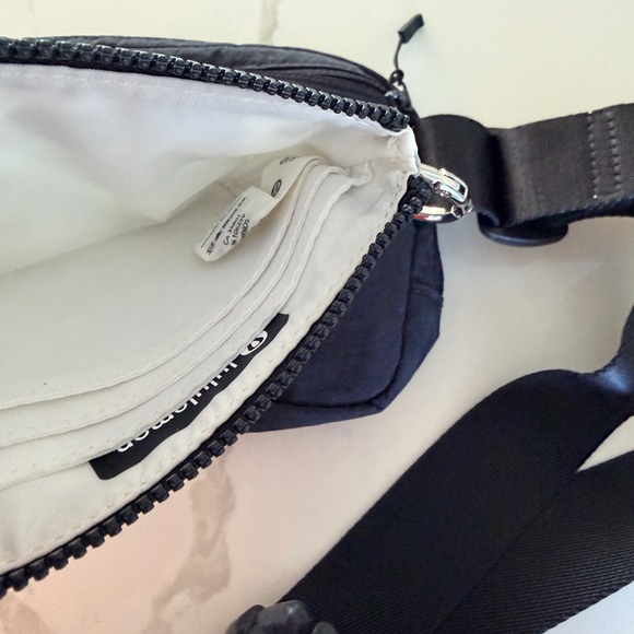 Lululemon Crossbody Bag & Card Case - Picture 8 of 16